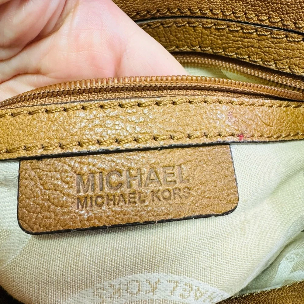MICHAEL KORS  Messenger Leather bags for women, Crossbody